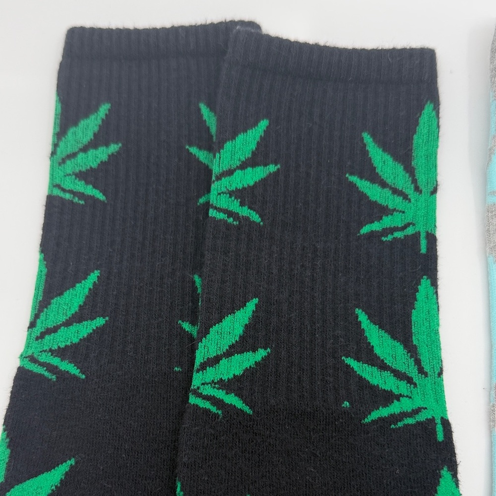 Leaf Pattern socks - Picture 4 of 5